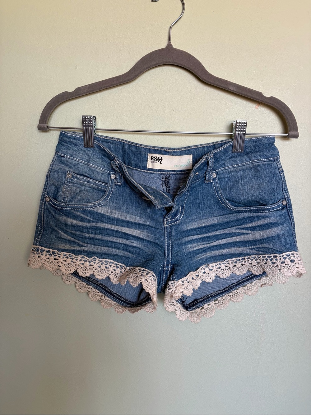 RSQ Denim Lace Boho Cali Crochet Hot Shorts Size 5 Country Cowgirl Beach Coastal - Picture 10 of 16